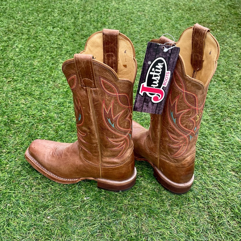 Yellowstone Ltd. Edition Women’s size 7.5 JUSTIN cowboy boots. NEW - Picture 3 of 7